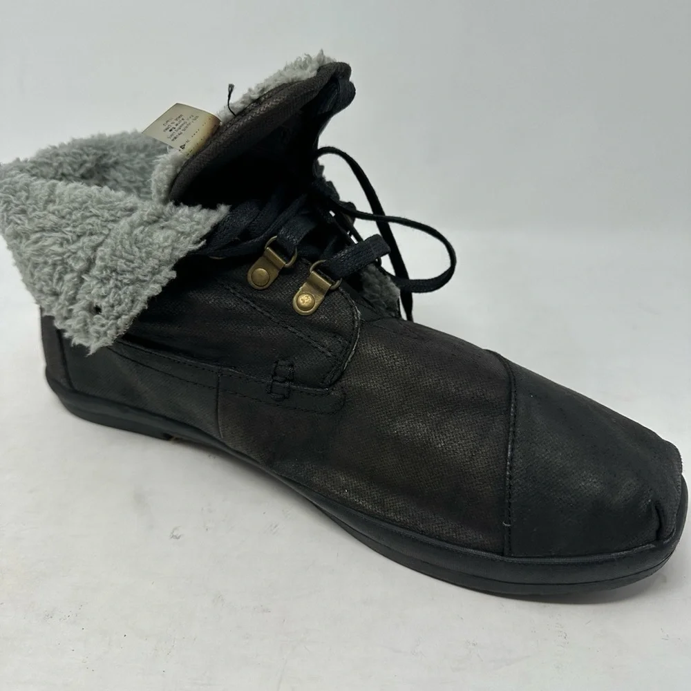 Toms Chukka style Highland Faux Leather Boots Faux Shearing linings NEW Men’s 13